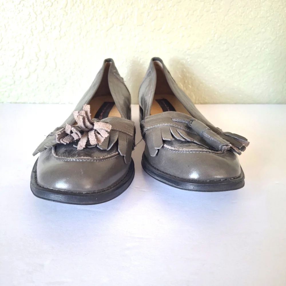 Steven By Steve Madden 8 Gray Tasseled Grey Leather Loafers New - Picture 4 of 10